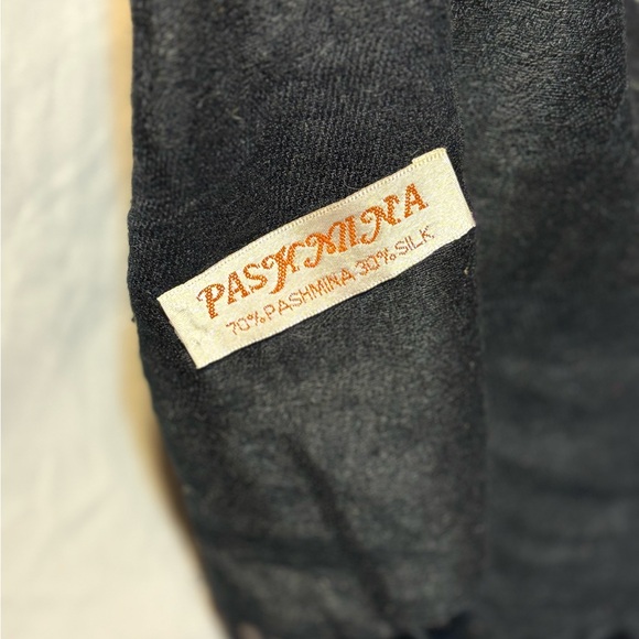 Pashmina Elegant Black Scarf with Fringe - Picture 2 of 3